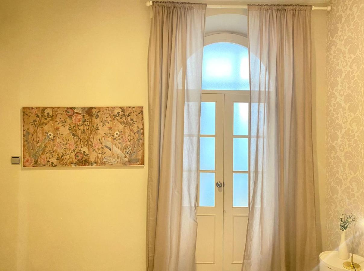 Apartamento Colon 1451 - Pleno Centro Y Wifi Gratis Cadice Esterno foto